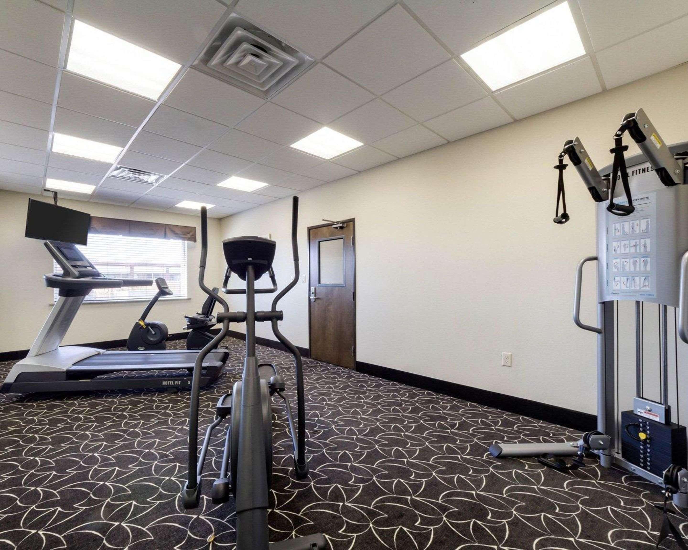 Quality Inn & Suites Victoria East Екстер'єр фото