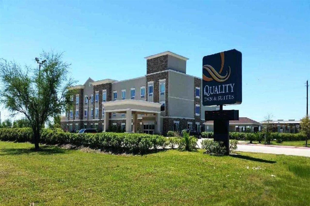 Quality Inn & Suites Victoria East Екстер'єр фото