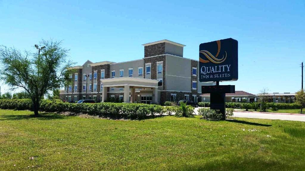 Quality Inn & Suites Victoria East Екстер'єр фото